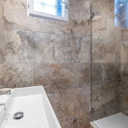 Le Beau Marcy - Contemporary Centre Flat *